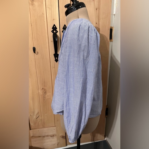 EUC LUCKY BRAND Blue White Striped Button-Down Pin Tuck Blouse Top. - Picture 3 of 6